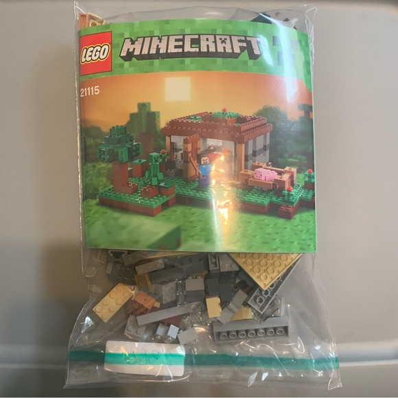 Lego Minecraft set 21115 the first night 408 pcsComplete set with booklet